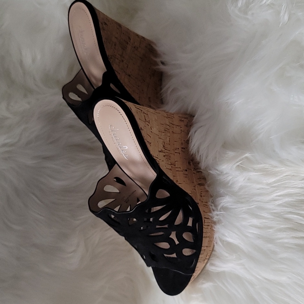 Shoes - Picture 2 of 4